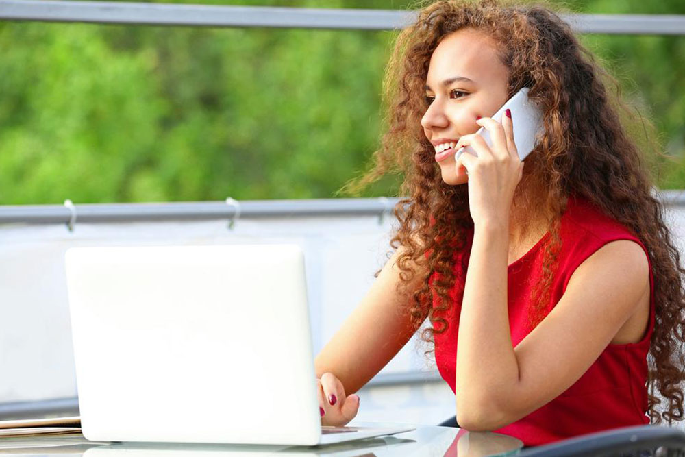 Don’t like being boxed in by contracts? Check out these no contract cellphones