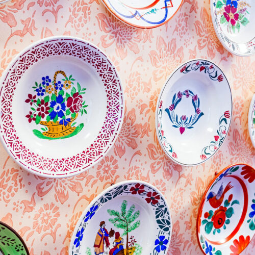 6 Types of Precious Antique Dishes and Their Value
