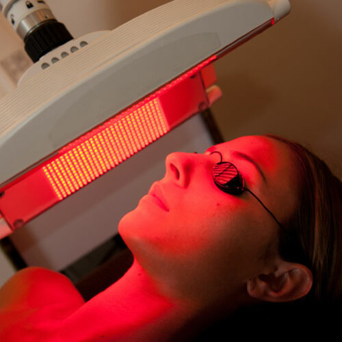 Red Light Therapy – Uses and Top Devices
